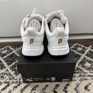 Prince Women’s Advantage Lite Tennis Shoes | White with Pink Accents | Size W10